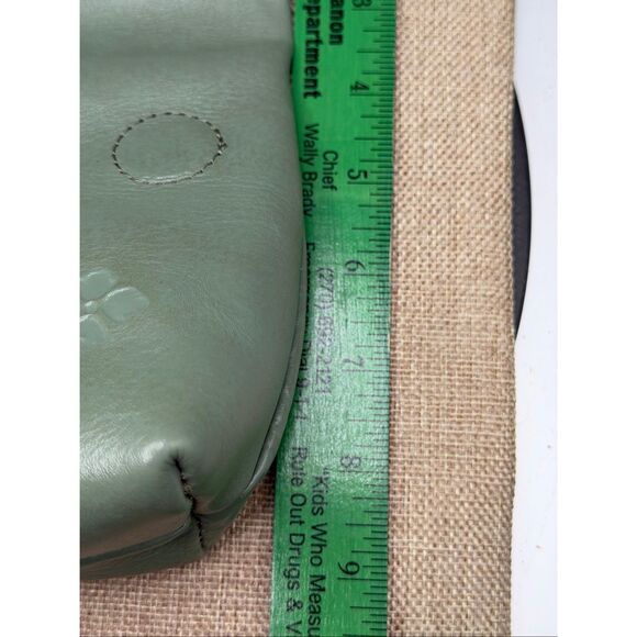 New Patricia Nash Valerie Tooled Leather Foldover Wristlet Sage - Picture 11 of 12